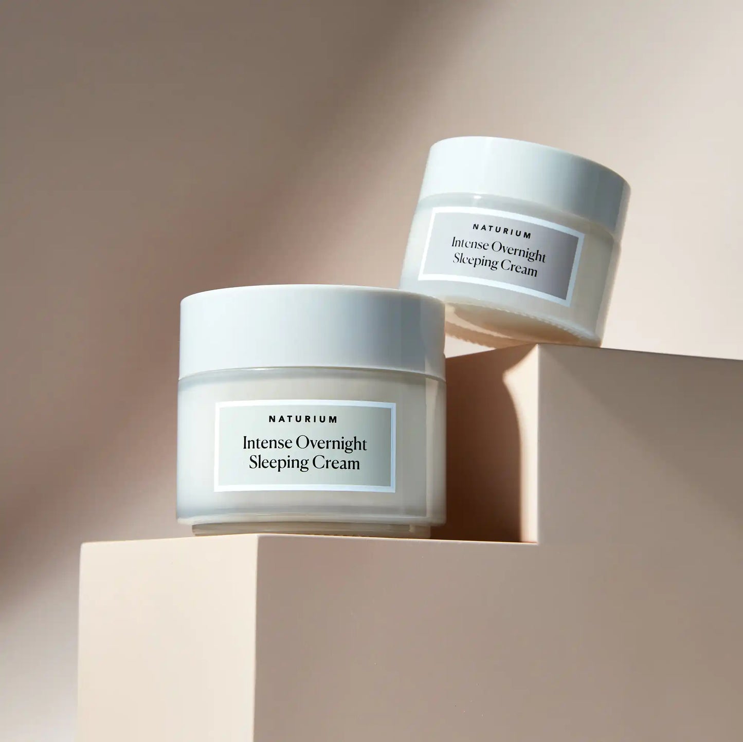 intense-overnight-sleeping-cream-jumbo-r3 11_18_2021_Naturium0552-crop.webp
